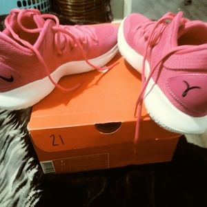 Size 9.5 mens nike zoom